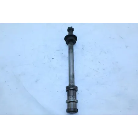 Axe de roue arriere SUZUKI GSX 750 1983 - 1987