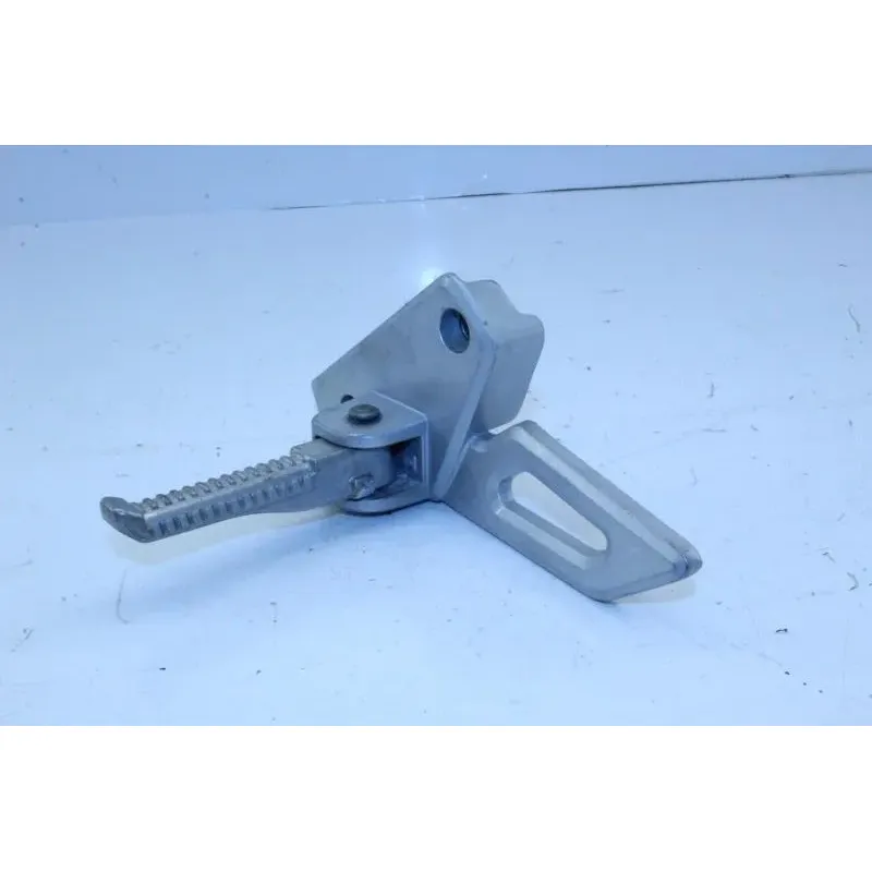 Platine et repose pieds arriere droit PEUGEOT SPEEDFIGHT III 50 2009 - 2015
