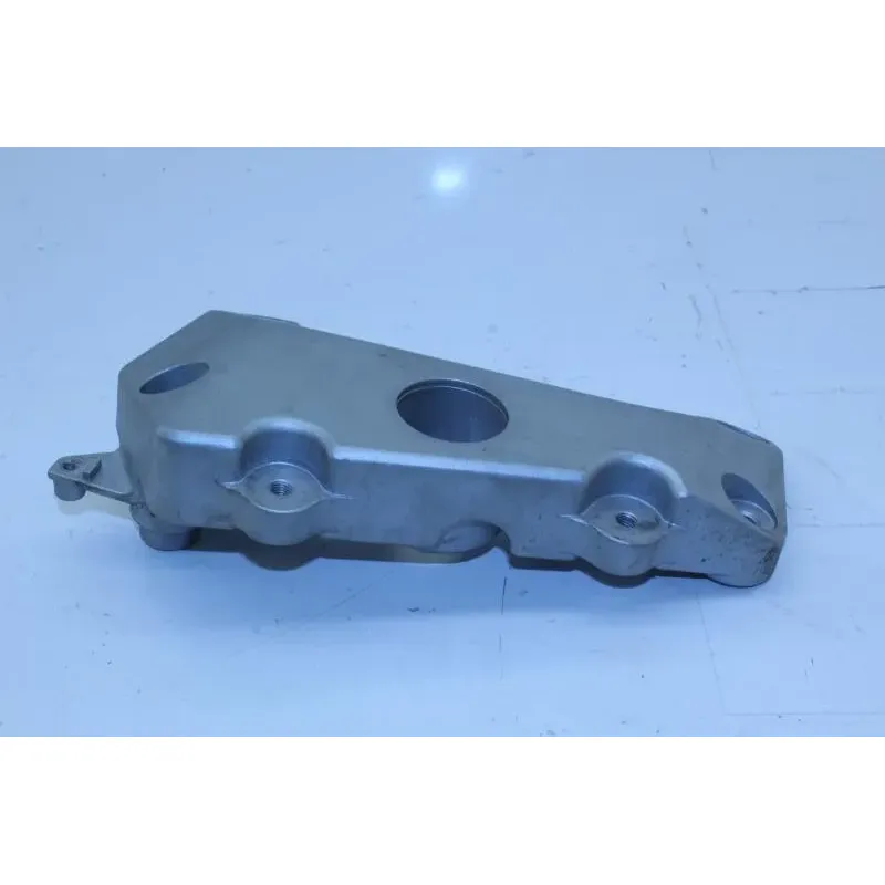 Support platine droit HONDA CB 900 F HORNET 2002 - 2006