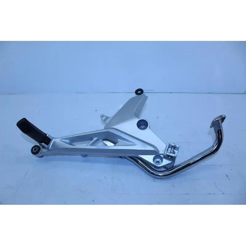Platine avant droite HONDA CBF 125 2015 - 2019