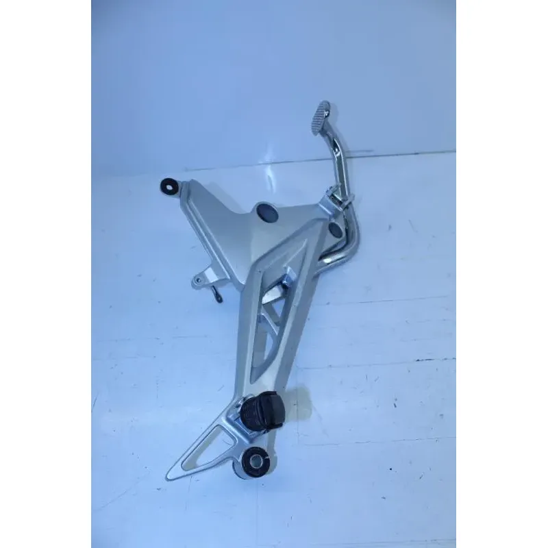 Platine avant droite HONDA CBF 125 2015 - 2019