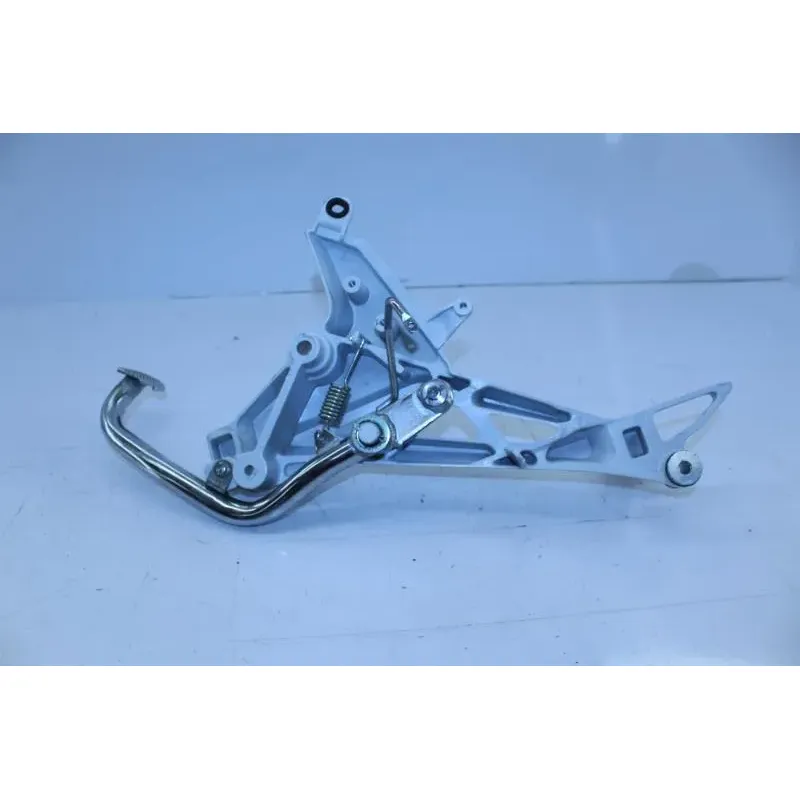 Platine avant droite HONDA CBF 125 2015 - 2019