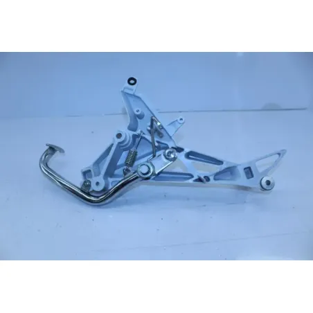 Platine avant droite HONDA CBF 125 2015 - 2019