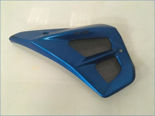 Ecope radiateur gauche SUZUKI GSF 600 N BANDIT 00-04