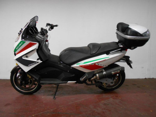 GILERA GP 800 09-11
