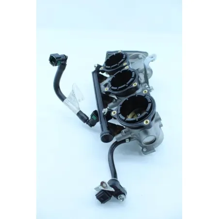Rampe d'injection MV AGUSTA BRUTALE 800 2013 - 2015