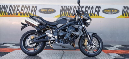 TRIUMPH STREET TRIPLE R 675