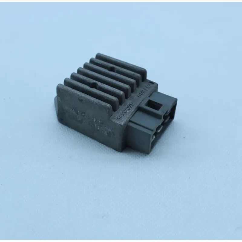 Regulateur charge batterie APRILIA SX 50 2006 - 2010