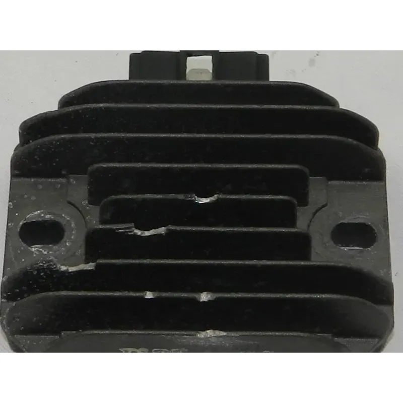 Regulateur charge batterie PIAGGIO VESPA LX 125 2005 - 2009