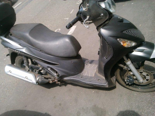 SUZUKI UX 125 SIXTEEN