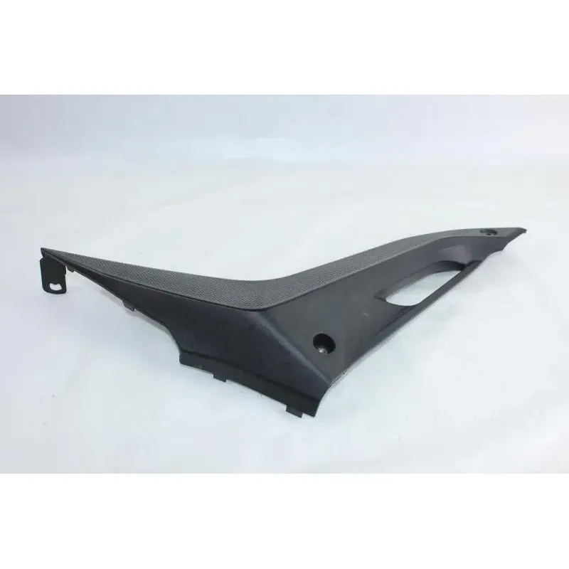 Demi flanc selle droit YAMAHA YZF 125 R 2008 - 2012