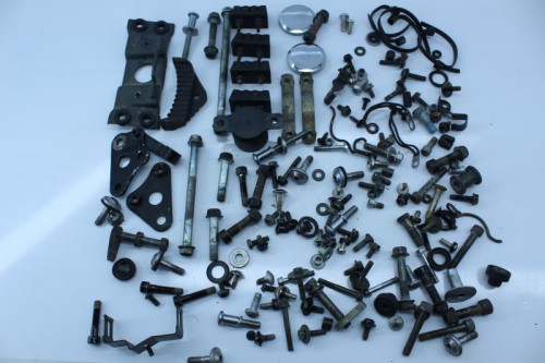 Kit visserie SUZUKI 600 BANDIT N 00-04
