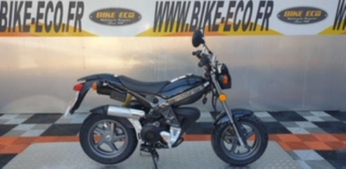 SUZUKI STREET MAGIC 50