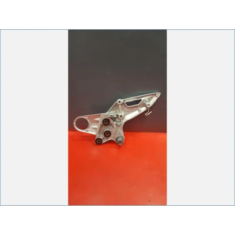 Platine avant droite SUZUKI GSX 1300 BKING 2008 - 2012
