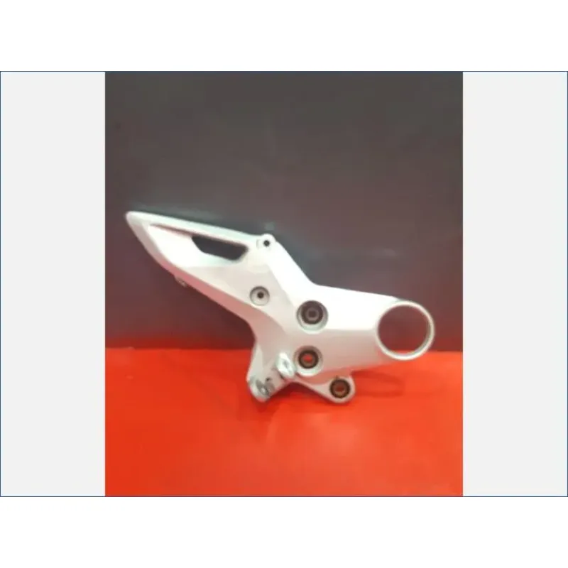 Platine avant droite SUZUKI GSX 1300 BKING 2008 - 2012