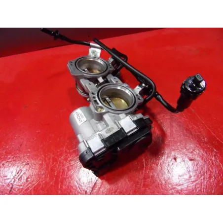 Corps injection droit APRILIA RSV 1000 R TUONO 2011 - 2013