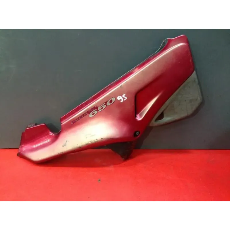 Demi flanc selle droit APRILIA PEGASO 650 1994 - 1997