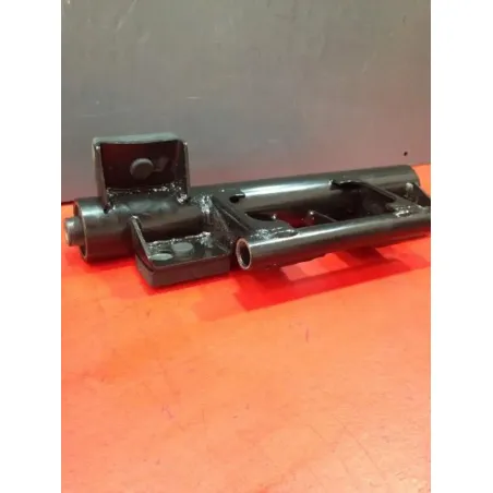 Support moteur SUZUKI UC 125 EPICURO 2000 - 2003