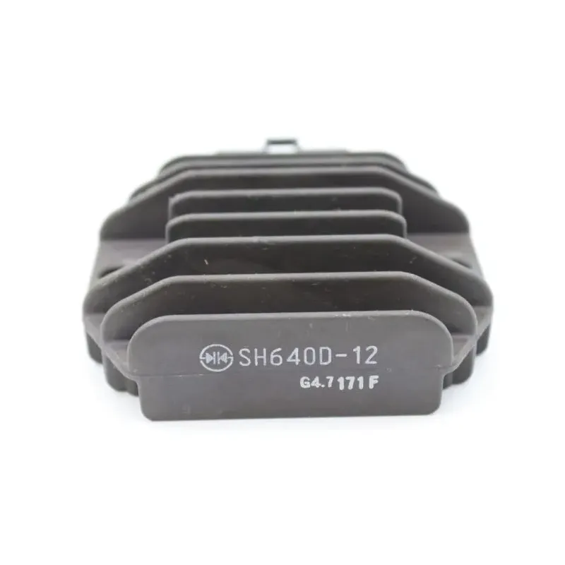 Regulateur charge batterie PIAGGIO VESPA PRIMAVERA 125 2014 - 2020