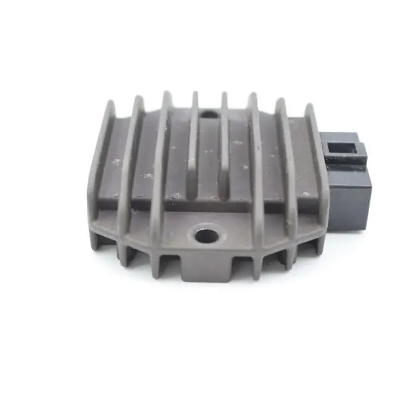 Regulateur charge batterie PIAGGIO VESPA PRIMAVERA 125 2014 - 2020