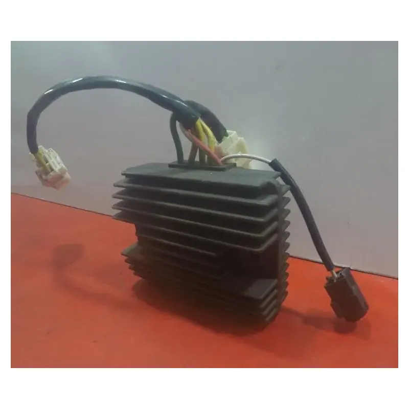 Regulateur charge batterie PIAGGIO VESPA GTS 125 2009 - 2016