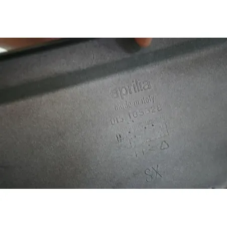 Demi flanc selle droit APRILIA ATLANTIC 125 2010 - 2012