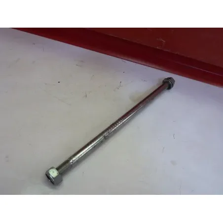 Axe de roue arriere HONDA CM 125 1982 - 2000