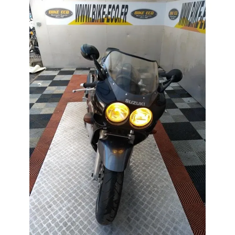 SUZUKI GSX-R 750
