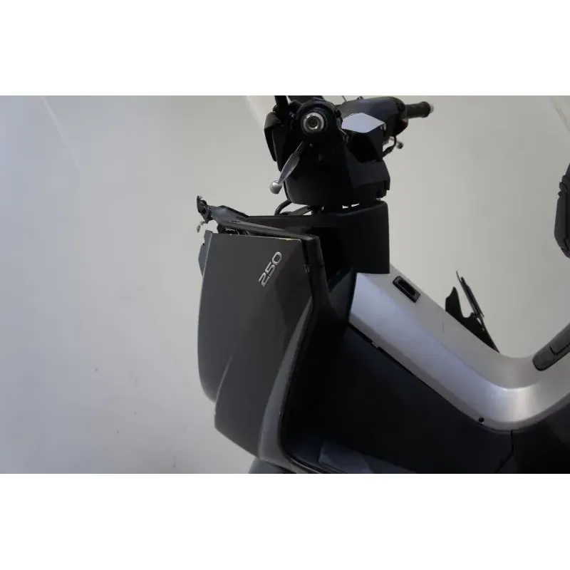 PEUGEOT SATELIS 250