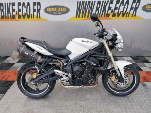 TRIUMPH STREET TRIPLE 675