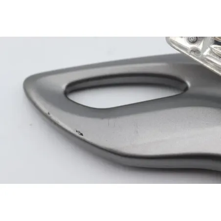 Platine avant droite SUZUKI SFV 650 GLADIUS 2009 - 2015