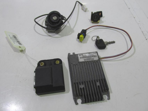 Jeu de serrure contacteur a cle code PEUGEOT SATELIS 125 06-11 COMPRESSOR SANS ET ABS