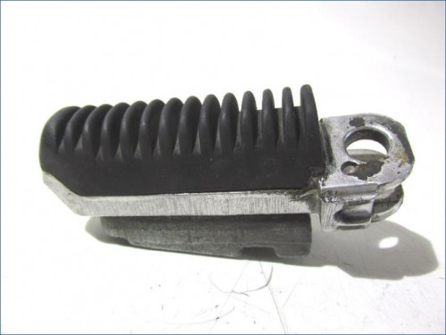 Repose pieds avant droit SUZUKI GSF 1200 BANDIT 01-05