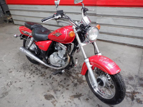 SUZUKI 125 MARAUDER