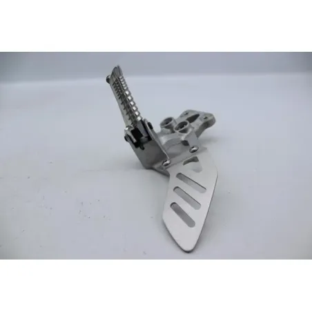 Platine avant gauche SUZUKI GSXR 750 2008 - 2010