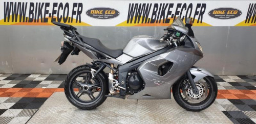 TRIUMPH SPRINT ST 1050