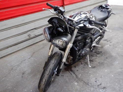 TRIUMPH STREET TRIPLE 675 07-12