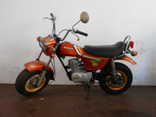 HONDA NAUGHTY DAX 50